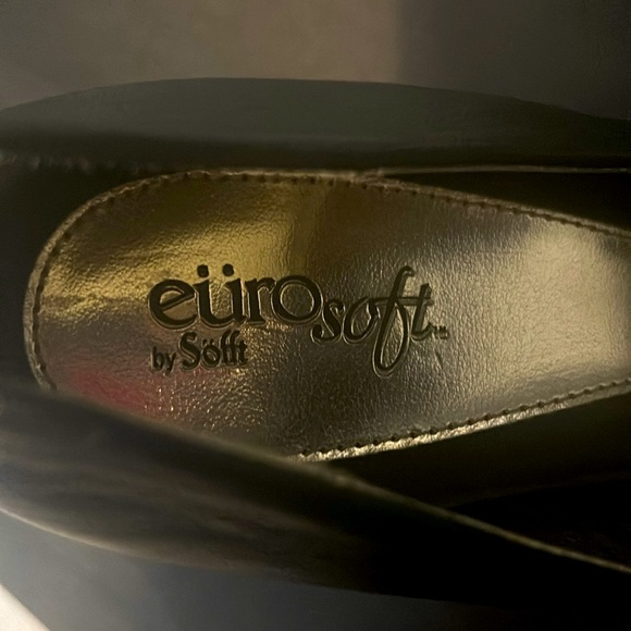 Eurosport Dress Pumps - Picture 3 of 4